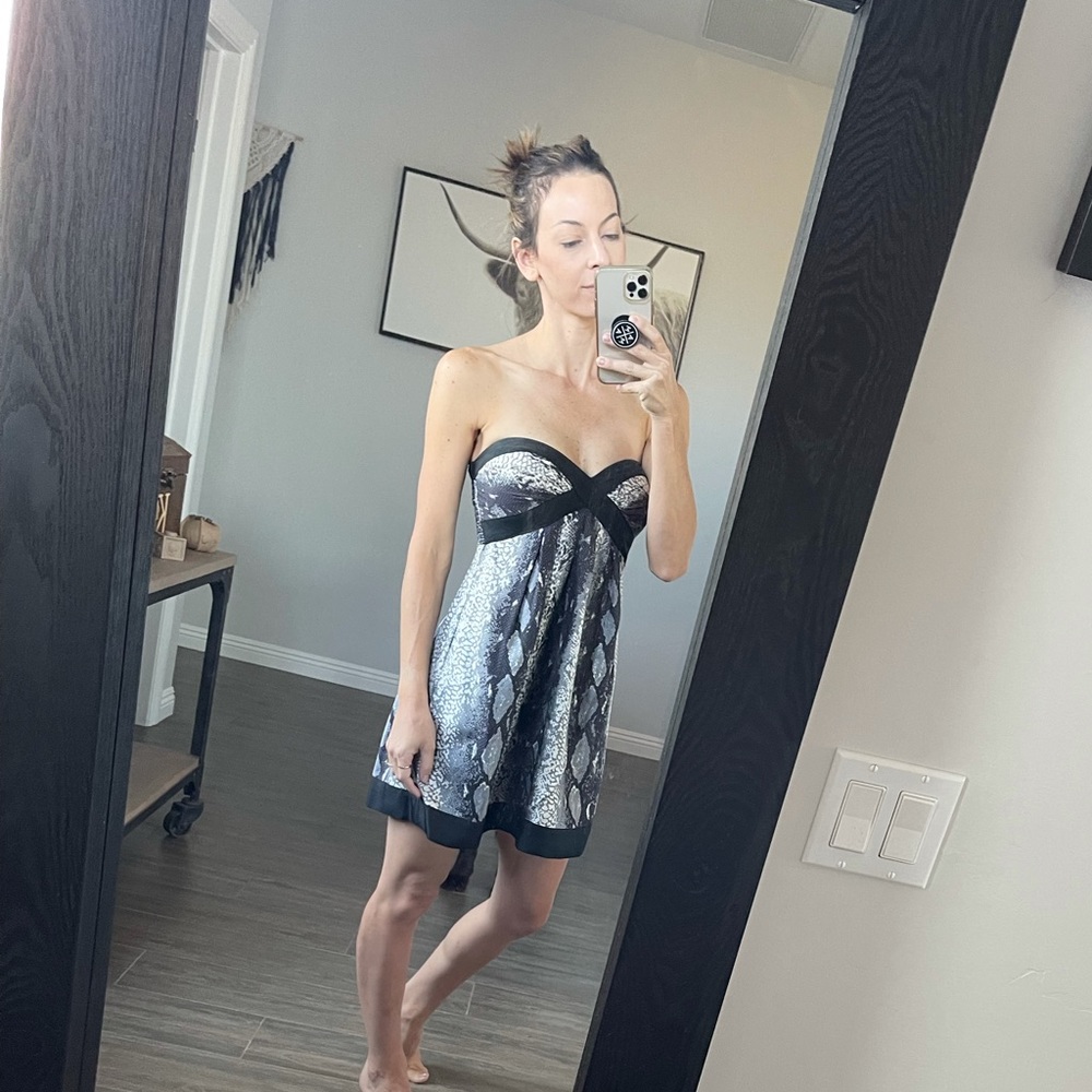 XS Snake print Bebe dress